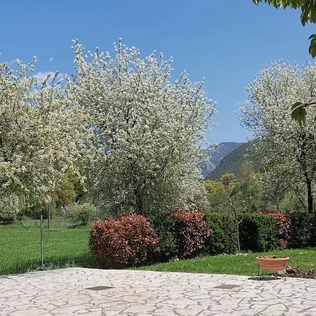 ξενωνας ι σε αγροικία Апартаменты Калаврита